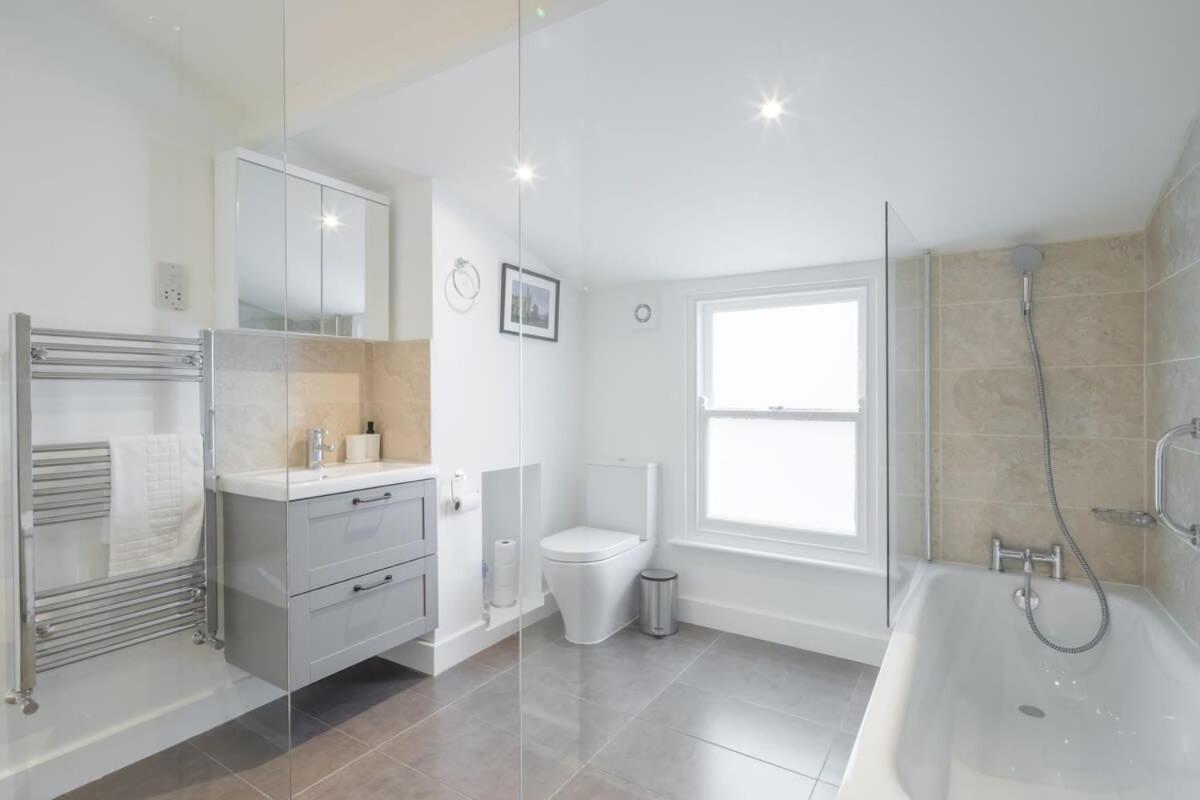 Refurbished High Spec Central Family Home CBG Eksteriør bilde